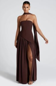 Damenkleid für festliche Anlässe mit betonter Taille und Drapé