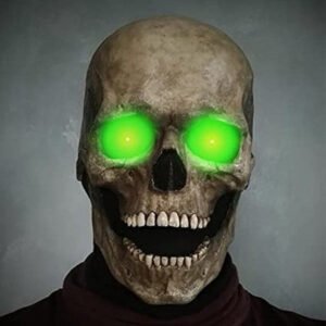 Graue Maske mit grünen Augen